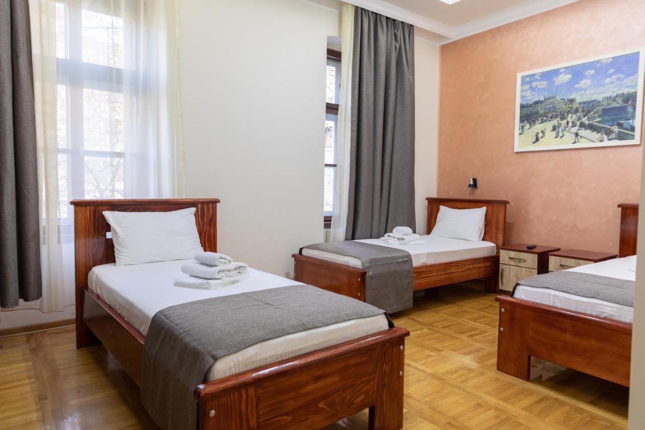 Hotel Kutko Pančevo Buitenkant foto