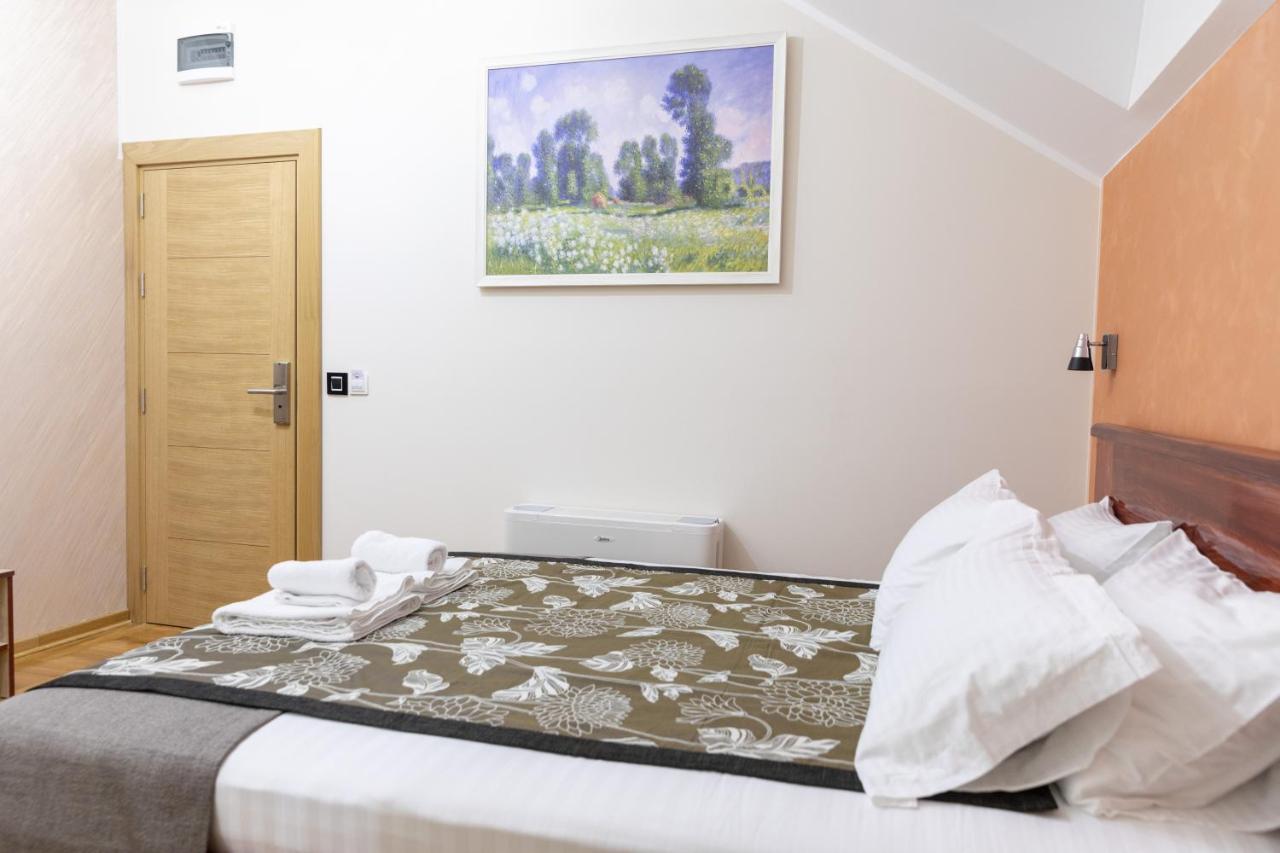Hotel Kutko Pančevo Buitenkant foto