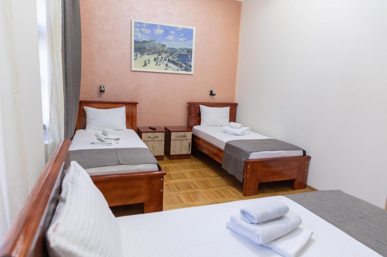 Hotel Kutko Pančevo Buitenkant foto