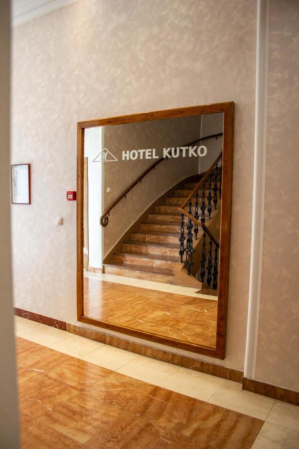 Hotel Kutko Pančevo Buitenkant foto
