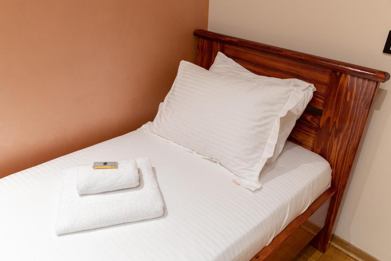 Hotel Kutko Pančevo Buitenkant foto