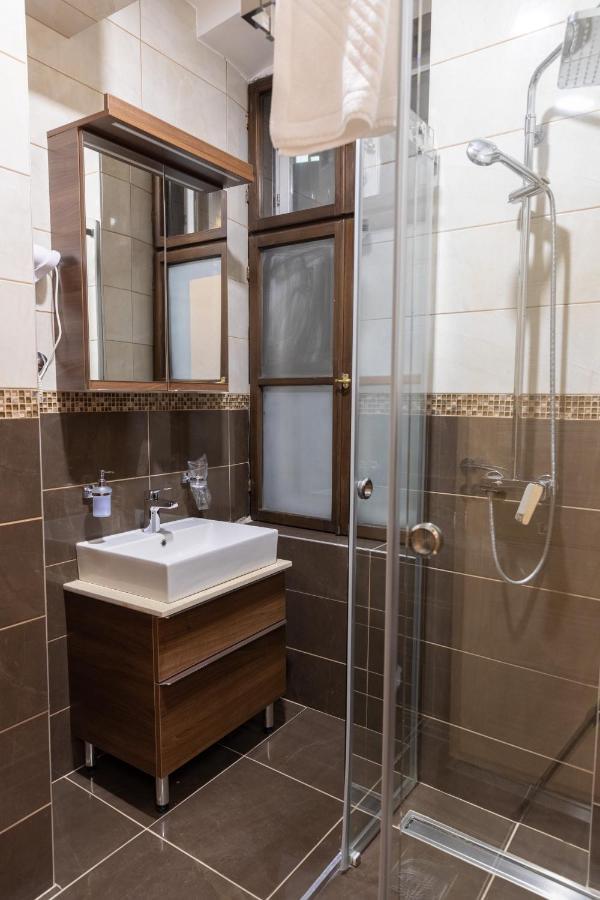 Hotel Kutko Pančevo Buitenkant foto