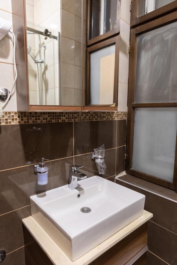 Hotel Kutko Pančevo Buitenkant foto