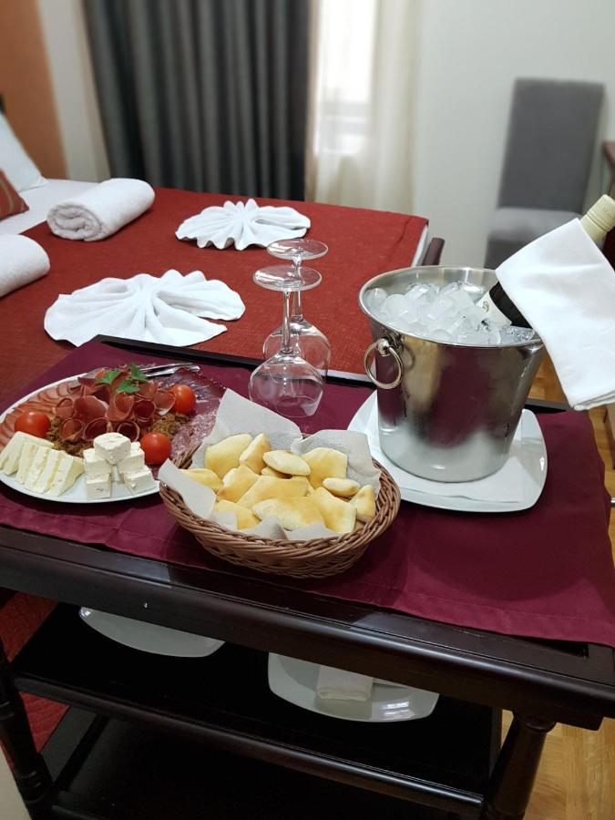 Hotel Kutko Pančevo Buitenkant foto